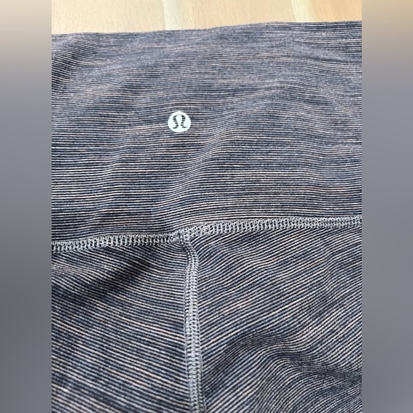 Lululemon legging - Picture 8 of 9